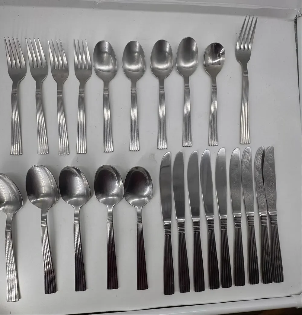 Wallace 18/8 Stainless Manhattan flatware set - lot of 24 pieces